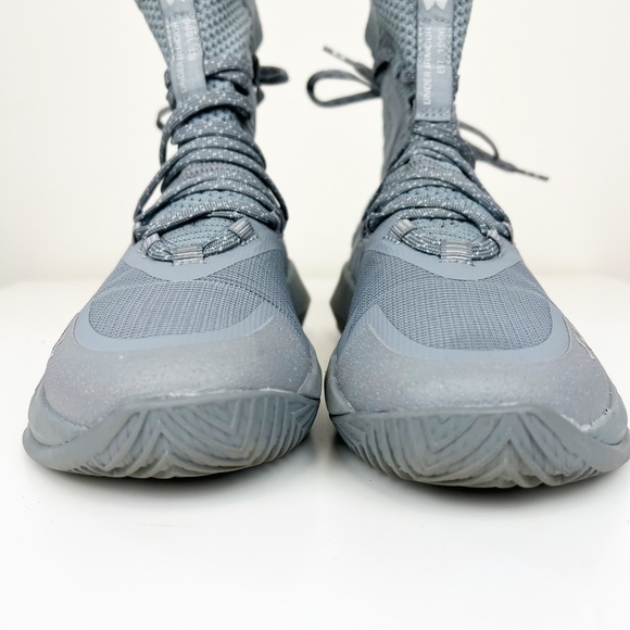 Under Armour Women's Highlight Ace 2.0 Volleyball Shoe Size 6.5 - Picture 3 of 9